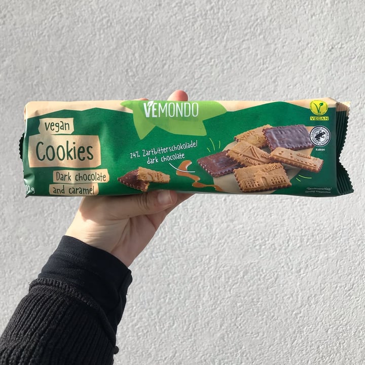 photo of Vemondo Vegan Cookies Dark Chocolate and Caramel shared by @giorgiaf on  10 Mar 2022 - review