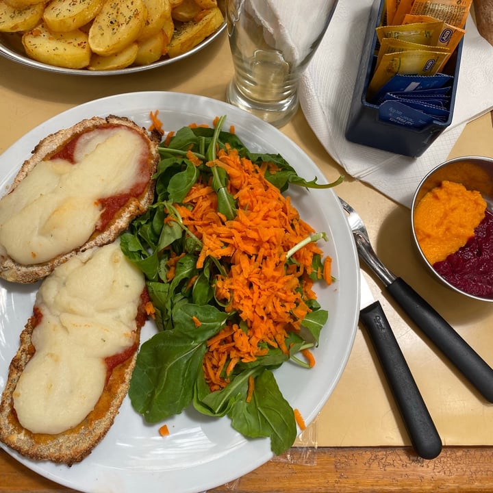 review photo of EL PATIO DE FRANZ Milanesas de berenjenas shared by @checho on 14 Dec 2020 - review