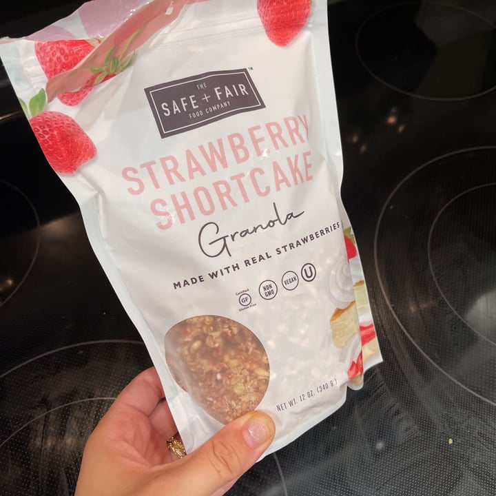 photo of Safe + Fair Food Company Strawberry Shortcake Granola shared by @lovinflorida on  30 Aug 2021 - review
