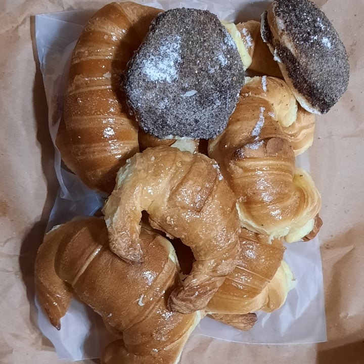 photo of Panaderia Sweet Medialunas dulces shared by @coniitto on  07 Mar 2021 - review
