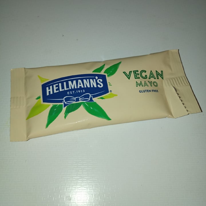 photo of Hellmann’s Hellman’s Vegan Mayonnaise shared by @supersupergirl on  31 Jan 2022 - review