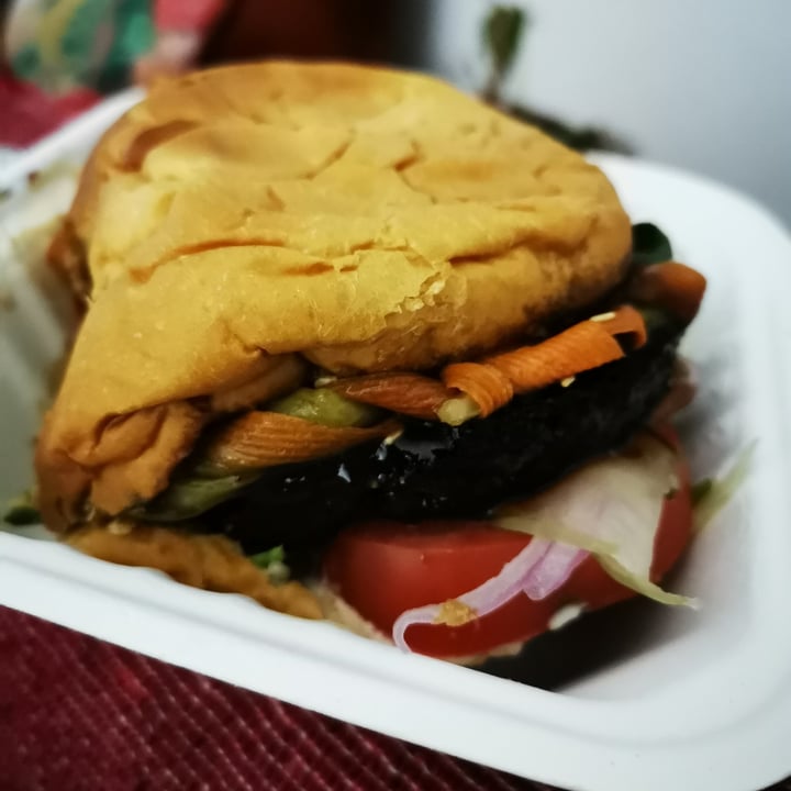 photo of WTF Plant? Vietnamese burger shared by @canziscity on  26 Aug 2022 - review