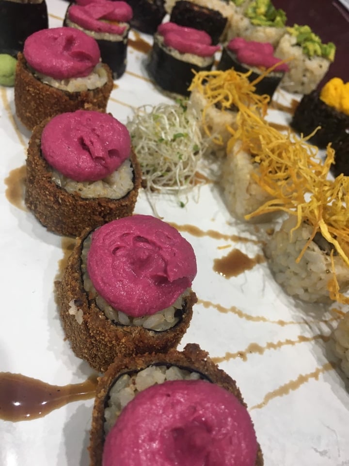 photo of Vegan Sushi Sushi Combo 24 Piezas shared by @vegmer on  30 Mar 2020 - review