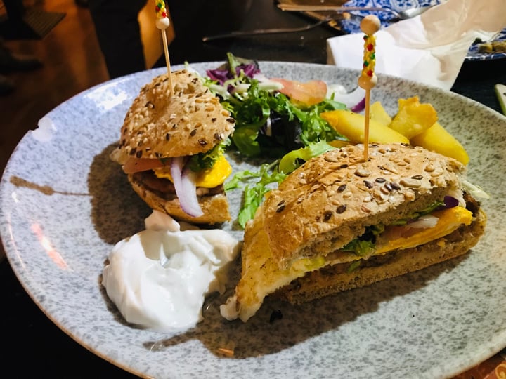 photo of Arte y Sabor Hamburguesa Vegana De Seitan shared by @deniz on  06 Dec 2019 - review