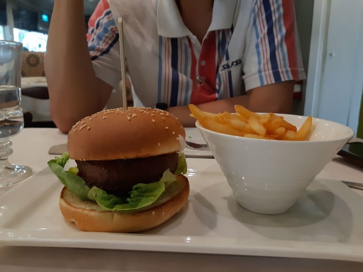 photo of Original Sin Mediterranean Restaurant O.S Burger (Beyond Burger patty) shared by @beolinz on  18 Apr 2019 - review