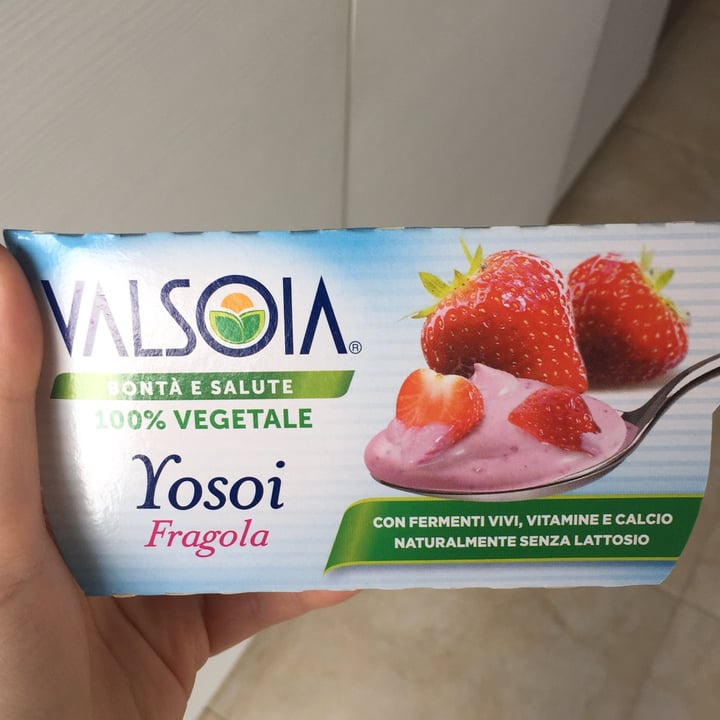 review photo of Valsoia Yogurt alla fragola shared by @maryyyrosss on 07 Apr 2022 - review