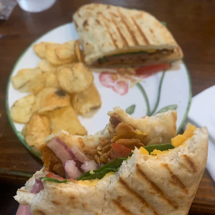 photo of Curiosi-Tea House Herbivorous butcher Ham And Cheddar FlatBread shared by @plantbasedsusan on  06 May 2022 - review