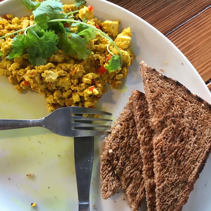 photo of Fresh Earth Food Store Tofu Scramble shared by @sarahjeggle on  25 Jan 2021 - review