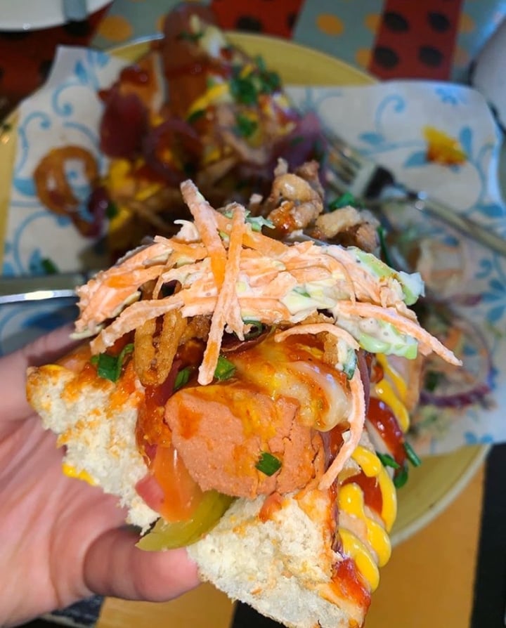 review photo of Verso Lounge Moving Mountains Hot Dog shared by @apickyplanteater on 28 Dec 2019 - review