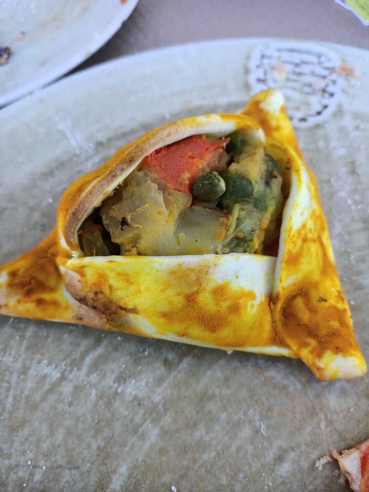 photo of Les Escales Bistró Curry Empanada shared by @yamspotatoes on  12 Feb 2020 - review