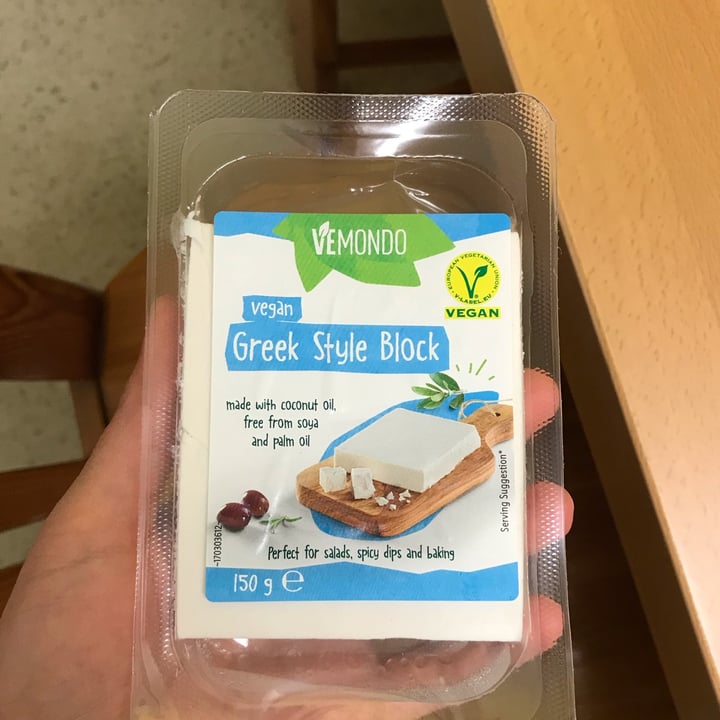 photo of Vemondo  Greek style cheese shared by @arenavegan on  08 Oct 2022 - review