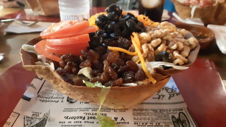 photo of Raff Ensalada Montañesa sin queso de cabra y sin salsa de miel y mostaza, el plato se come shared by @saultobelem on  19 Sep 2019 - review