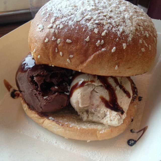 Photo of the dish “Ice cream burger”