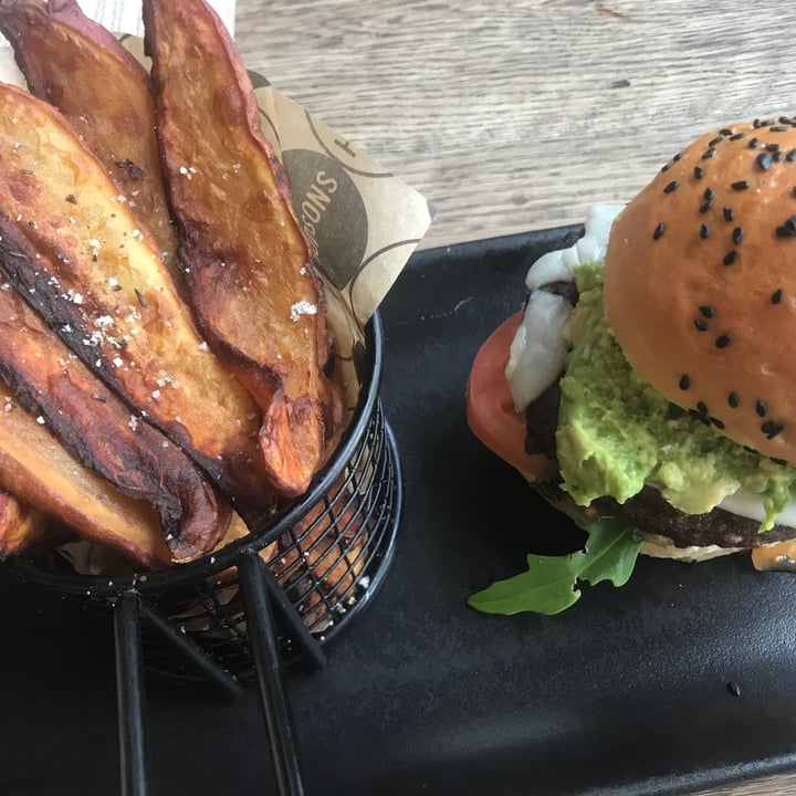 review photo of Hudsons The Burger Joint (Claremont) The San Fran shared by @tthornhill on 27 Jul 2020 - review