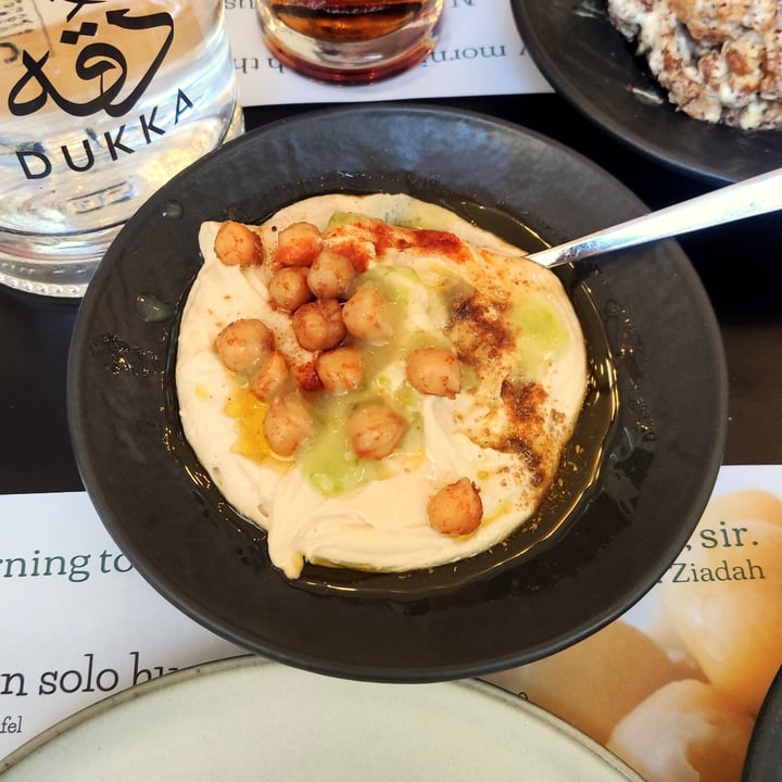 photo of Dukka Hummus con olio e salsa verde shared by @iamroshi on  18 May 2022 - review