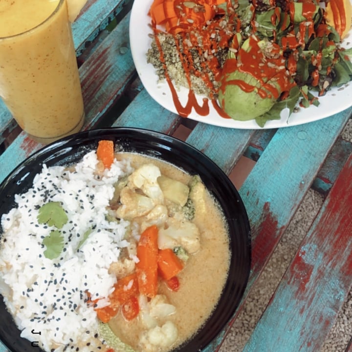 photo of Raw Love Coconut Curry shared by @veronicaguerr on  14 Jun 2021 - review