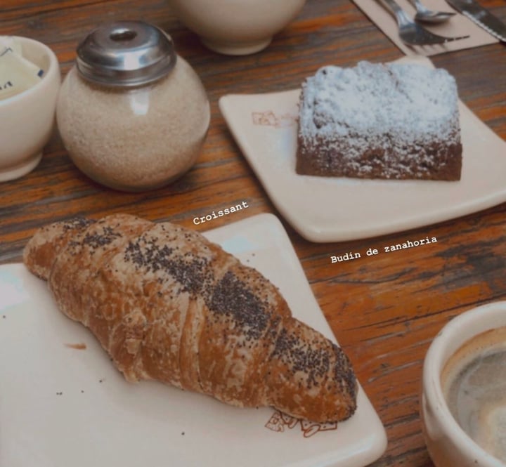 photo of Le Pain Quotidien Vegan Croissant shared by @enveganada on  26 Feb 2020 - review