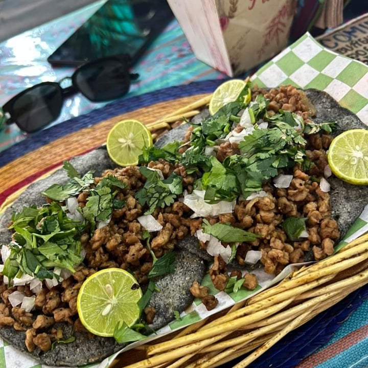 photo of Los Alebrijes Veg tacos de suadero shared by @bettyska on  22 Aug 2022 - review
