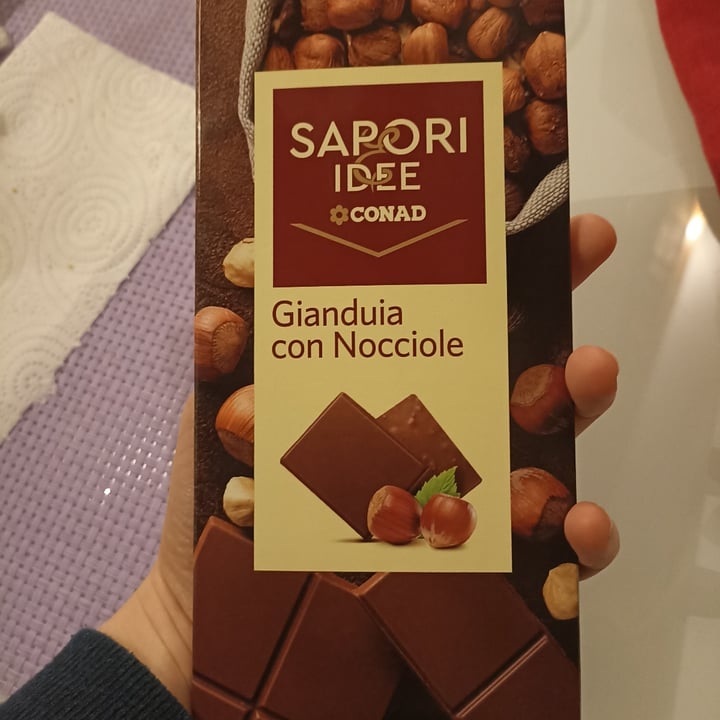 photo of Conad Sapori & Idee Gianduia Con Nocciole shared by @ilpasieveg on  26 Apr 2022 - review