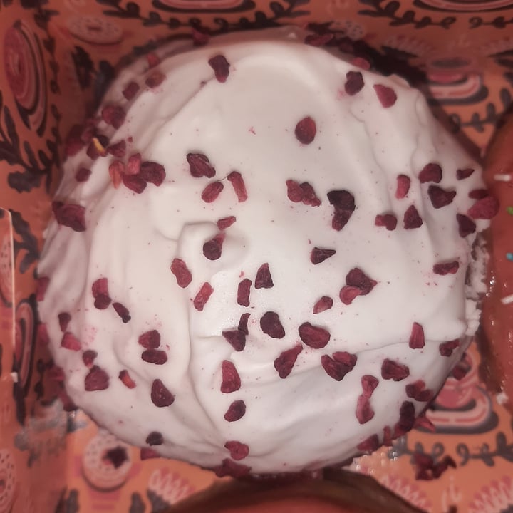 photo of Brammibal's Donuts Red Velvet shared by @pugliavegan on  18 Apr 2022 - review