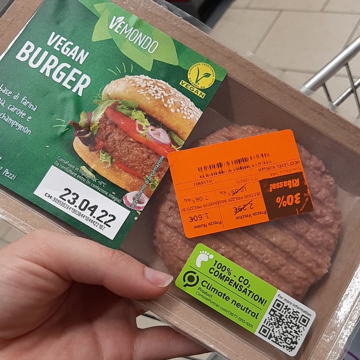 review photo of Vemondo Vegan Burger a base di farina di soia, carote e funghi champignon shared by @ule on 28 Apr 2022 - review
