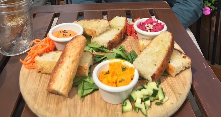 photo of Nourish Bistro Banff Hummus Trio shared by @kendallstephan on  04 Jul 2019 - review