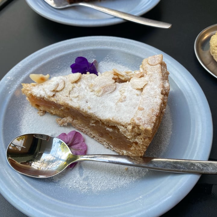photo of Herbario Café torta de manzana shared by @inespressable on  22 Apr 2022 - review