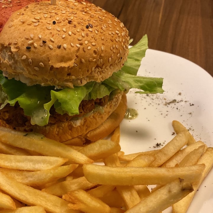 review photo of Lechuga Mushroom shared by @juliagaribaldi on 20 Apr 2022 - review