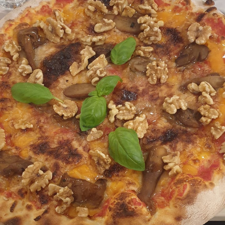 review photo of Pirati DeLuxe Pizza Veliero shared by @sereveg on 25 Jun 2022 - review