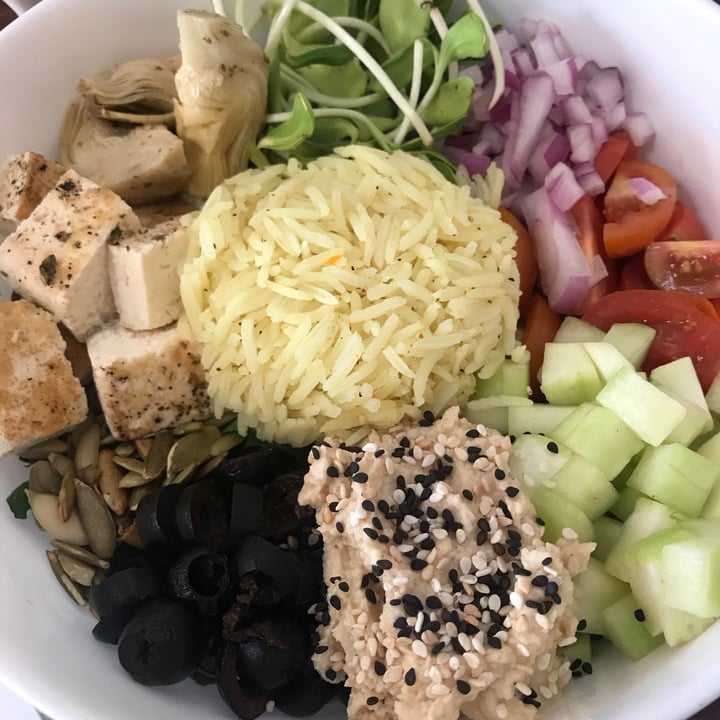 review photo of Fresco Hábito Quinoa and Tofu Bowl shared by @kaylarosetinted on 24 Jun 2021 - review