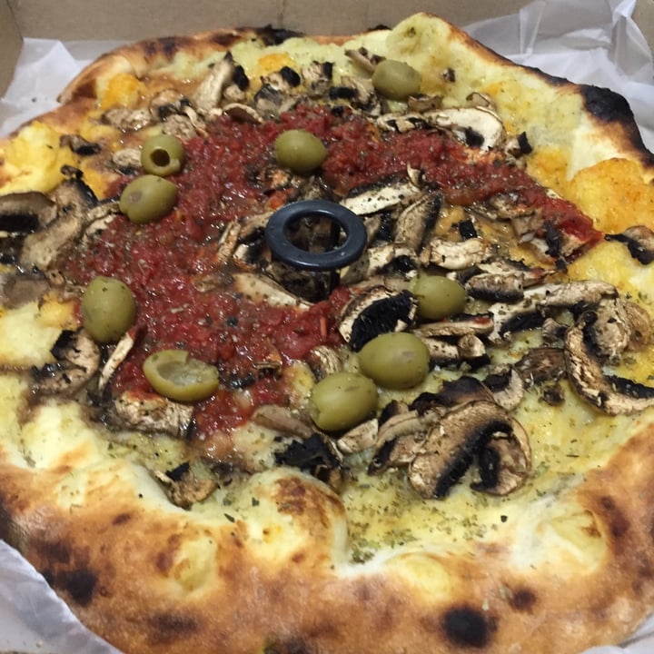 photo of Pasillo 74 PIZZERÍA Pizza de Champiñones shared by @aixacabral on  19 Nov 2020 - review