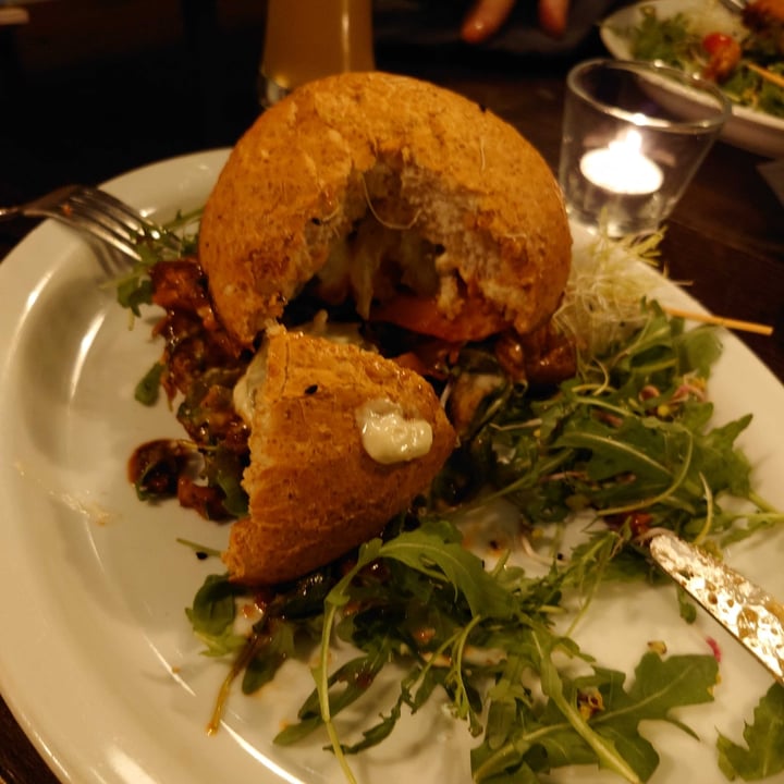 review photo of Szczaw i Mirabelki Burger Szarpany shared by @janek on 05 Nov 2022 - review