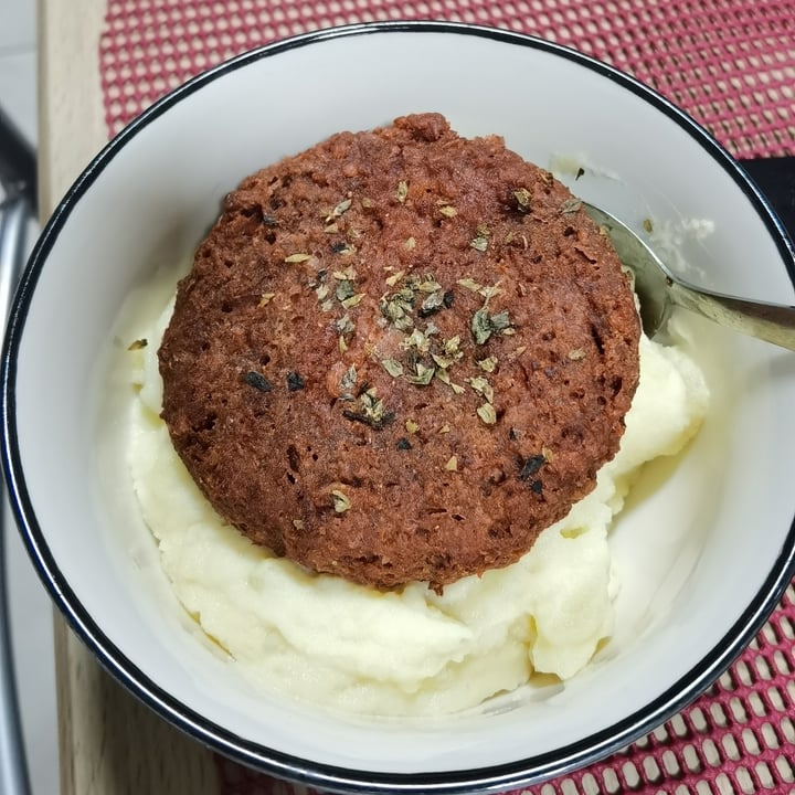 photo of Meatless Farm 2 chicken burgers shared by @dianav22 on  17 May 2022 - review
