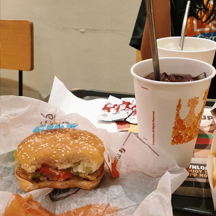 review photo of Burger King BK Veggie Burger shared by @lindylau1 on 14 Apr 2019 - review