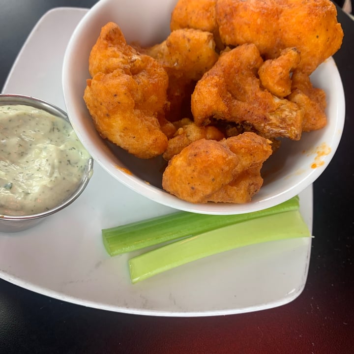 photo of Detroit Street Filling Station Buffalo cauliflower bites shared by @laylagordon on  11 Nov 2020 - review