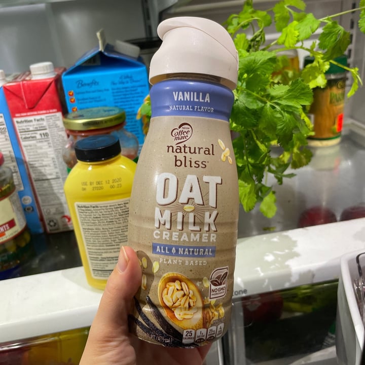 review photo of Nestlé Coffee Mate Natural Bliss Vanilla Oatmilk Creamer shared by @alicial on 18 Dec 2020 - review