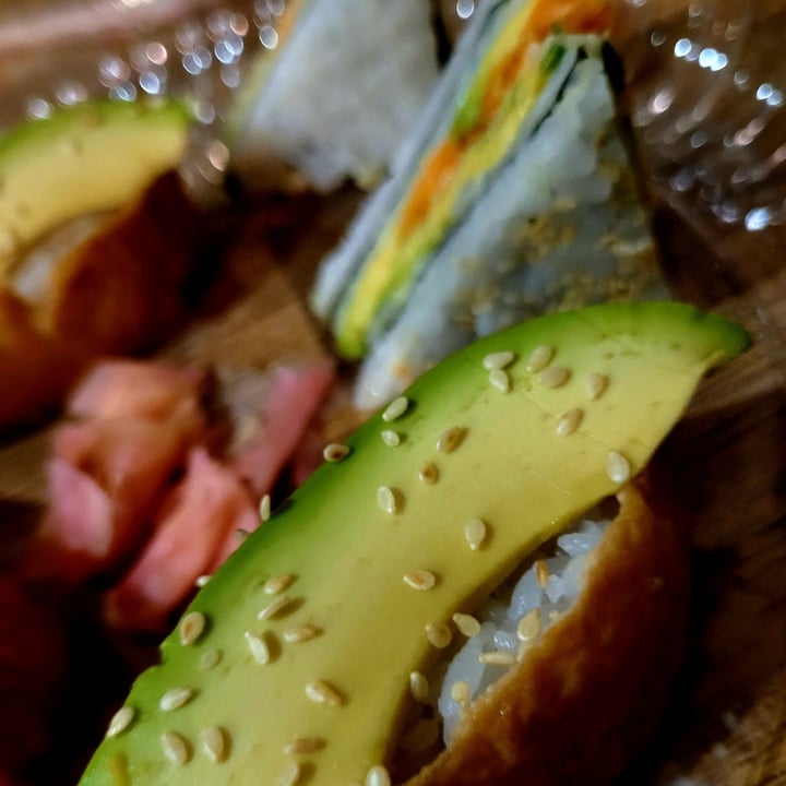 photo of Tataki Fourways Avo Inari shared by @dianne-pitro on  04 Jan 2022 - review