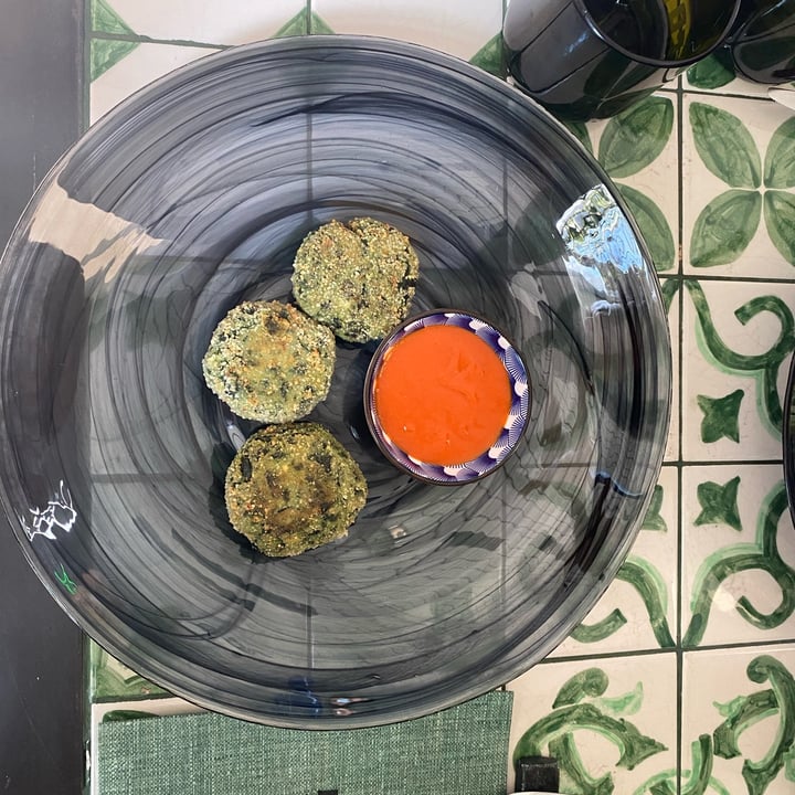 photo of Solo Crudo Spinach Meatballs shared by @veronicad on  27 Nov 2021 - review