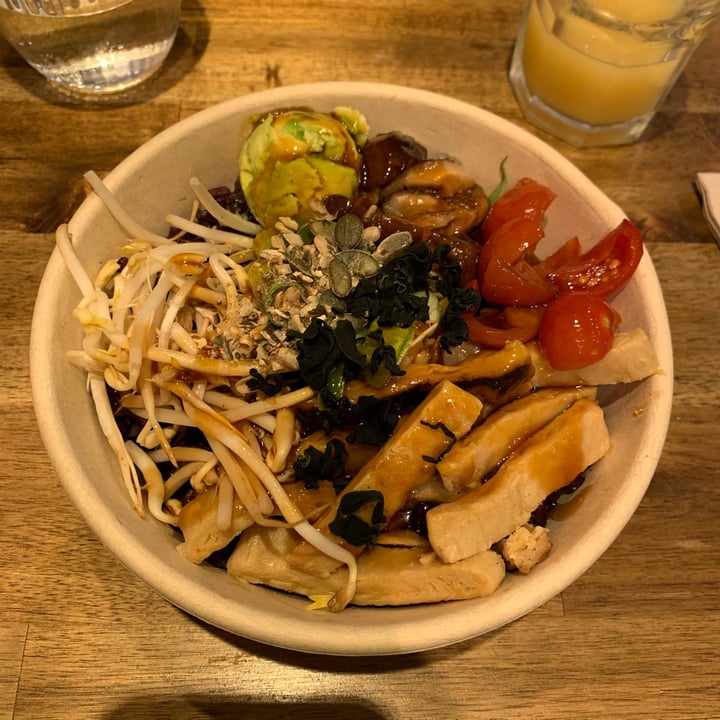 photo of Poke Sí | Poke Hawaiano en Barcelona Vegan Si shared by @dannimuscat on  18 Feb 2022 - review