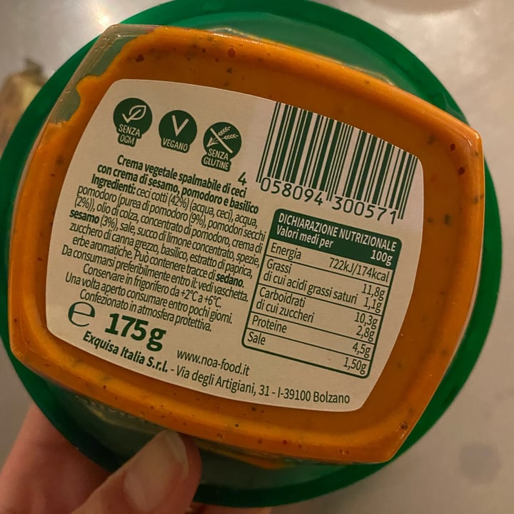 review photo of Noa Hummus ceci pomodoro basilico shared by @alicesabalino on 30 Mar 2022 - review