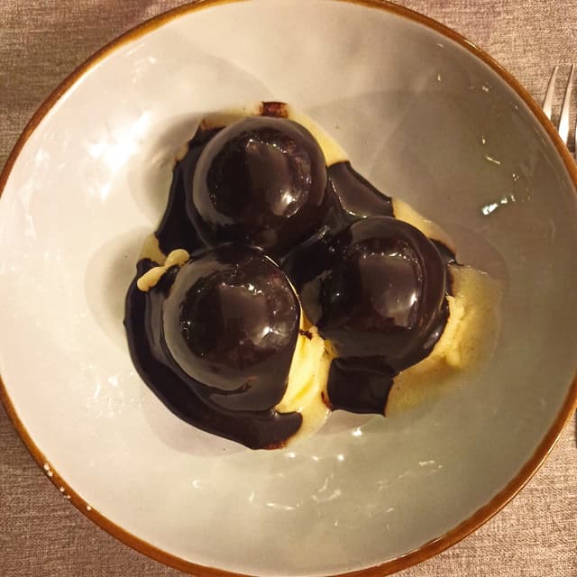 Photo of the dish “Sorbetto alla pera con cioccolato”