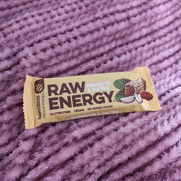 photo of bombus Raw Energy Peanuts & Dates shared by @vegg on  07 Feb 2022 - review