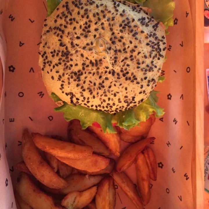 photo of Flower Burger Jungle Burger shared by @beax on  01 May 2022 - review
