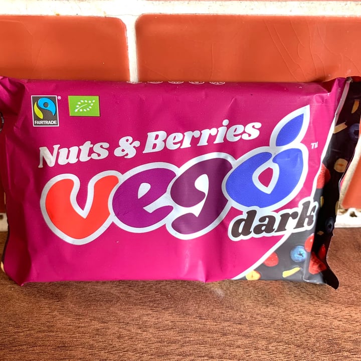 photo of Vego Nuts And Berries Vego Dark shared by @vegpledge on  22 Jul 2021 - review