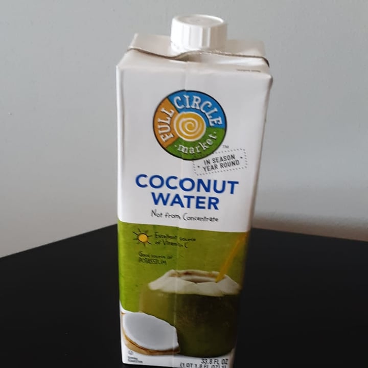 photo of Full Circle Market coconut water shared by @veganbylucianabene on  17 Apr 2022 - review