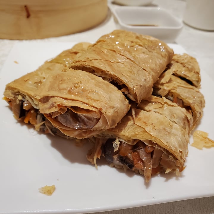 photo of Modern China Restaurant Crispy Bean Curd Rolls with Vegetables & Mushroom shared by @moosewong on  22 Oct 2021 - review