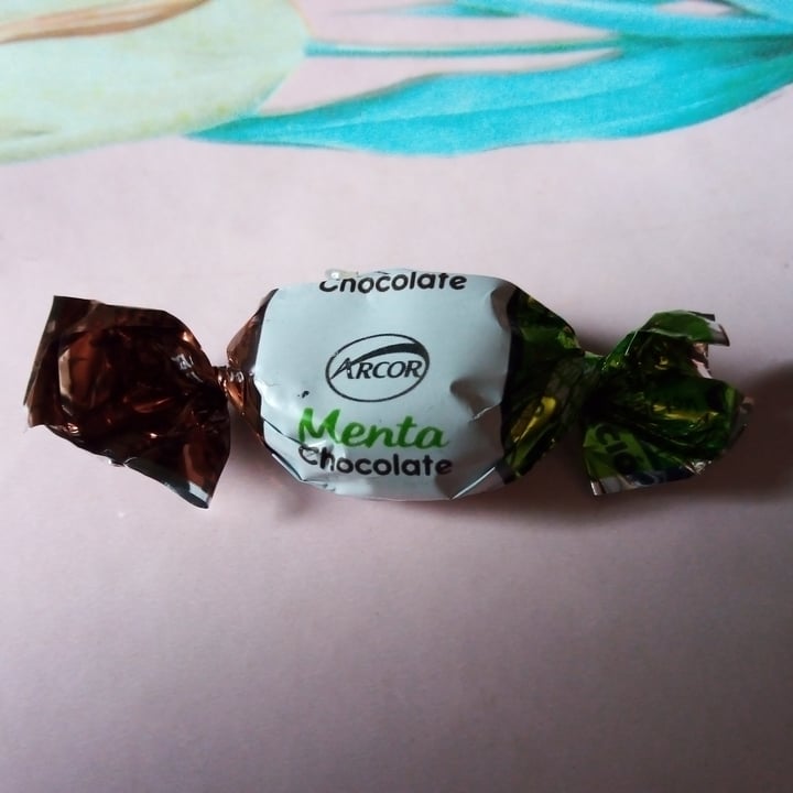 photo of Arcor Caramelo Menta Chocolate shared by @nataliadelvalle on  22 Mar 2021 - review