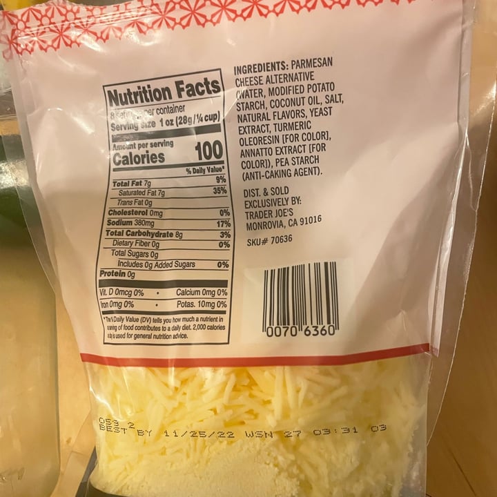 photo of Trader Joe's Dairy-free shredded parmesan cheese alternative shared by @angelaaraujo on  26 Apr 2022 - review
