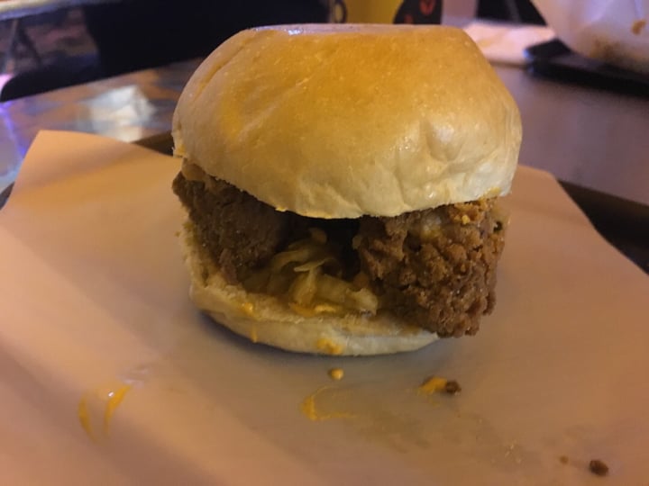 review photo of Elektra Punk & Food Sanduche de coliflor frito shared by @caidadematerium on 04 Feb 2020 - review