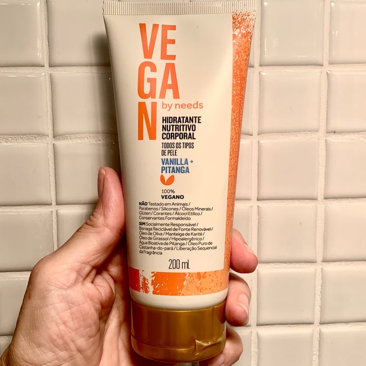 photo of Vegan by Needs Creme hidratante corporal Vanilla + Pitanga shared by @paulaneder on  06 Feb 2022 - review
